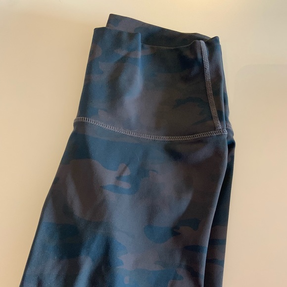 SOLD. Echt Scrunch butt leggings - purple/navy camo - size small. - Picture 2 of 3